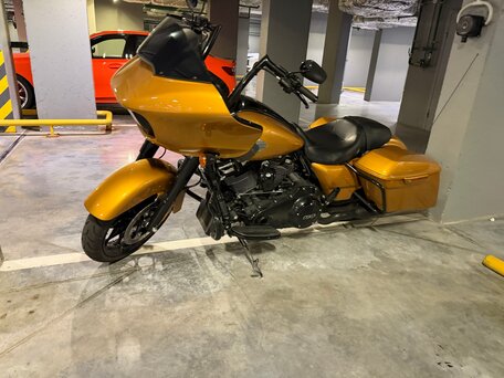 2023 Harley-Davidson Road Glide Special, золотистый, 2850000 рублей, вид 3