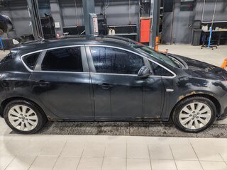 2011 Opel Astra J, чёрный, 600000 рублей, вид 4
