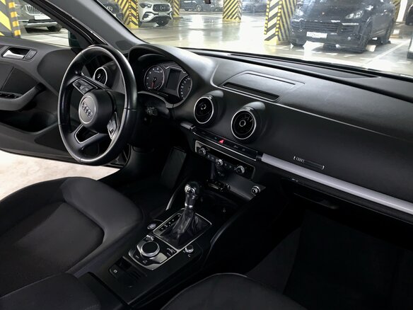 2019 Audi A3 III (8V) Рестайлинг, чёрный, 1320000 рублей - вид 6