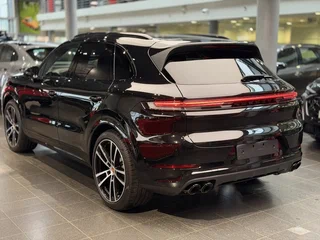 2026 Porsche Cayenne III Рестайлинг, чёрный, 18900000 рублей, вид 2