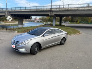 2010 Hyundai Sonata VI (YF), бежевый, 750000 рублей, вид 1
