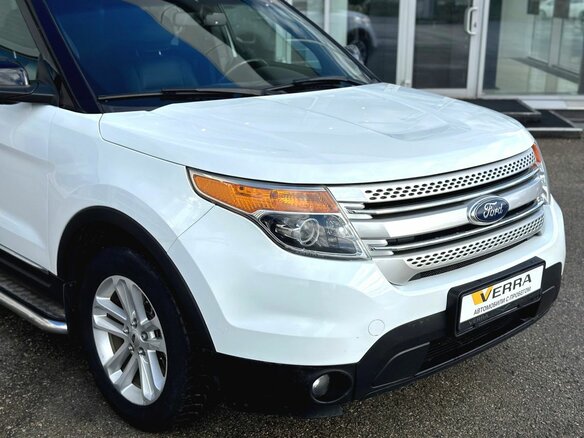 2015 Ford Explorer V Рестайлинг, белый, 1990000 рублей - вид 9