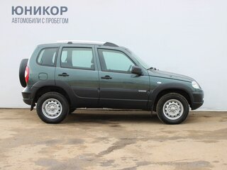 2017 Chevrolet Niva I Рестайлинг, зелёный, 739000 рублей, вид 4