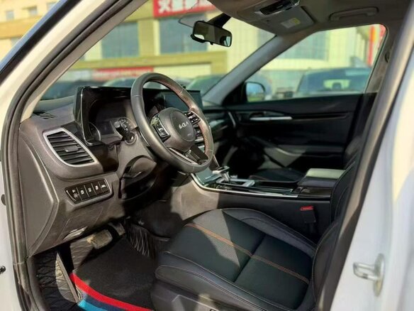 2022 Kia KX3, белый, 1610000 рублей - вид 6