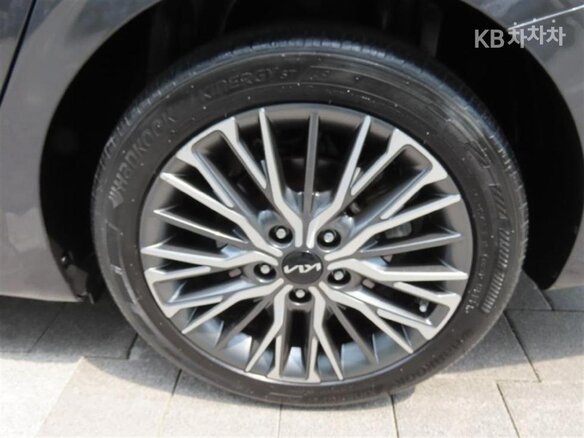 2022 Kia K3 II Рестайлинг, серый - вид 18