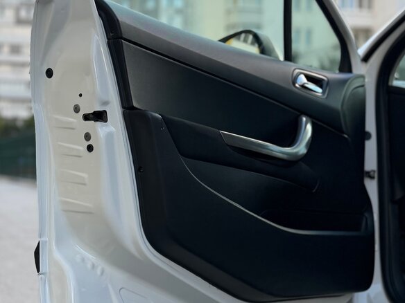 2011 Peugeot 308 I Рестайлинг, белый - вид 23