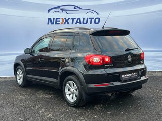 2010 Volkswagen Tiguan I, чёрный, 1067000 рублей, вид 3