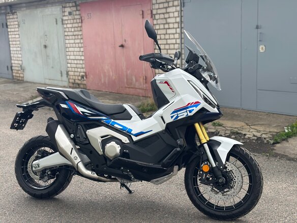 2026 Honda X-ADV, белый - вид 9