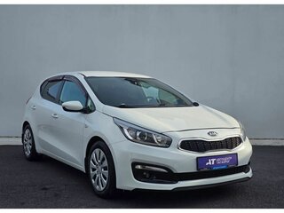 2017 Kia Ceed II Рестайлинг, белый, 1440000 рублей, вид 4