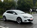 2013 Opel Astra GTC J Рестайлинг, белый, 1200000 рублей - вид 5