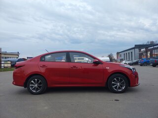 2021 Kia Rio IV Рестайлинг, красный, 1950000 рублей, вид 3