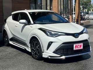 2023 Toyota C-HR I Рестайлинг, белый, 1760000 рублей, вид 4