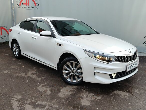 2018 Kia Optima IV Рестайлинг, белый, 1999000 рублей