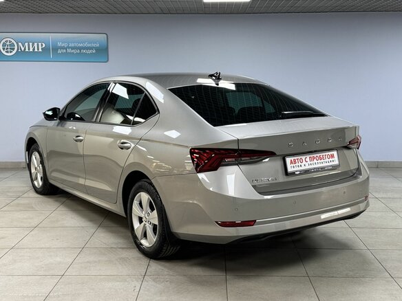 2021 Skoda Octavia IV (A8), бежевый, 2140000 рублей - вид 6