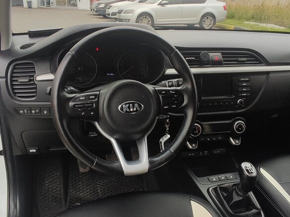 2018 Kia Rio IV, белый, 1350000 рублей - вид 13
