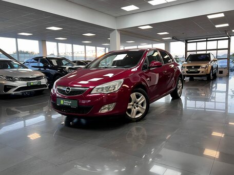 2011 Opel Astra J, красный, 745000 рублей, вид 1