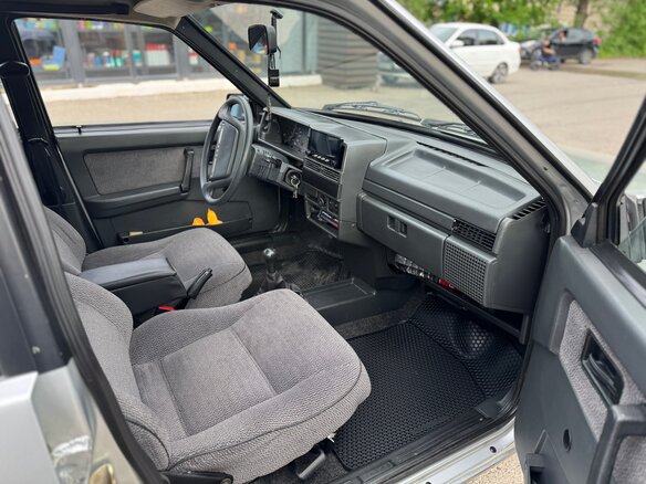 2004 Lada (ВАЗ) 21093i, серебристый, 500000 рублей - вид 28