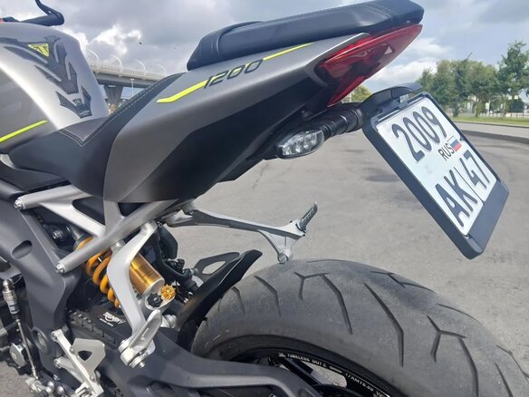2020 Triumph Speed Triple, серый, 1230000 рублей - вид 8