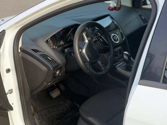 2013 Ford Focus III, белый, 800000 рублей - вид 11