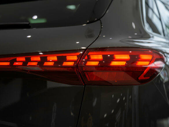 2026 Audi Q5 L III (GU), зелёный, 7540000 рублей - вид 18