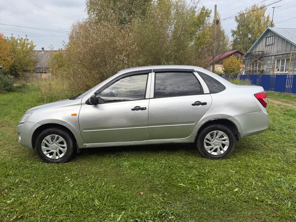 2013 Lada (ВАЗ) Granta I, серебристый, 310000 рублей - вид 6
