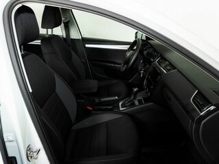 2019 Skoda Octavia III (A7) Рестайлинг, белый, 1790000 рублей, вид 4