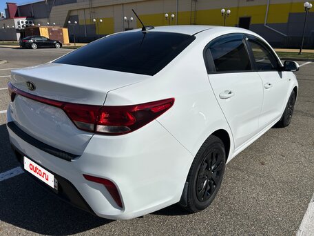 2019 Kia Rio IV, белый, 1550000 рублей, вид 5