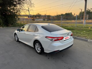 2018 Toyota Camry VIII (XV70), белый, 2350000 рублей, вид 4