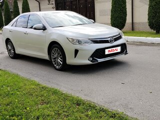 2016 Toyota Camry VII (XV50) Рестайлинг, белый, 1950000 рублей, вид 3