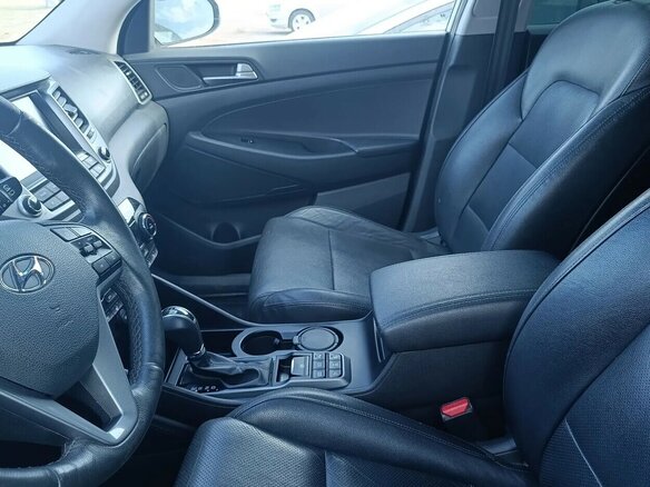 2015 Hyundai Tucson III, белый, 1600000 рублей - вид 10