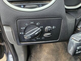 2011 Ford Focus II Рестайлинг, серый, 520000 рублей, вид 2