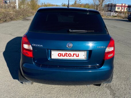 2013 Skoda Fabia II Рестайлинг, синий, 460000 рублей, вид 3