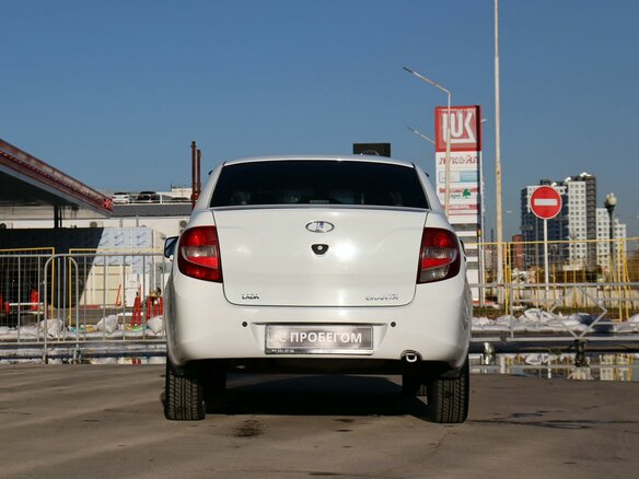 2013 Lada (ВАЗ) Granta I, белый, 409000 рублей - вид 5