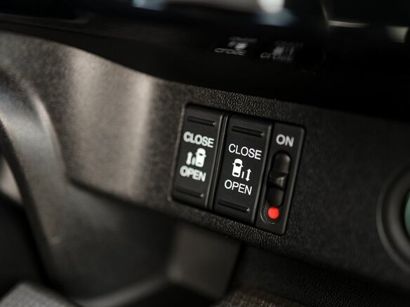 2020 Honda Stepwgn V Рестайлинг, белый, 2299000 рублей - вид 15