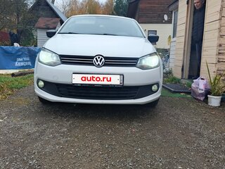 2014 Volkswagen Polo V, белый, 710000 рублей, вид 3