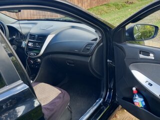 2013 Hyundai Solaris I, чёрный, 850000 рублей, вид 4