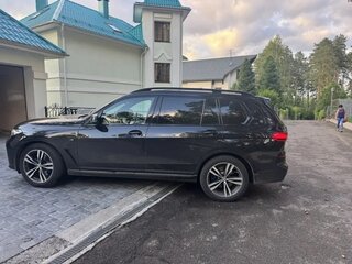 2020 BMW X7 40i I (G07), чёрный, 7300000 рублей, вид 3