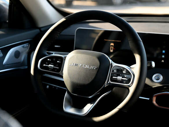 2026 Jetour X70+ I Рестайлинг, серый, 3099000 рублей - вид 15