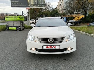 2013 Toyota Camry VII (XV50), белый, 1450000 рублей, вид 2