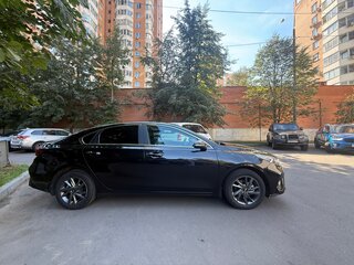 2021 Kia Cerato IV Рестайлинг, чёрный, 2045000 рублей, вид 3