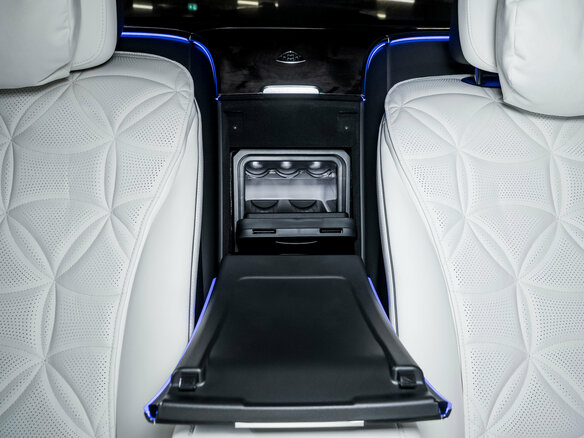 2026 Mercedes-Benz Maybach S-Класс 580 II (Z223) Рестайлинг, чёрный, 39490000 рублей - вид 38