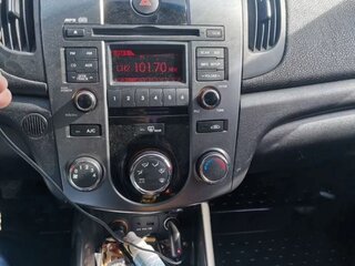 2012 Kia Cerato 6-speed II, чёрный, 700000 рублей, вид 4