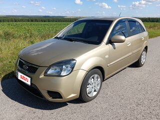 2010 Kia Rio II Рестайлинг, бежевый, 420000 рублей, вид 4