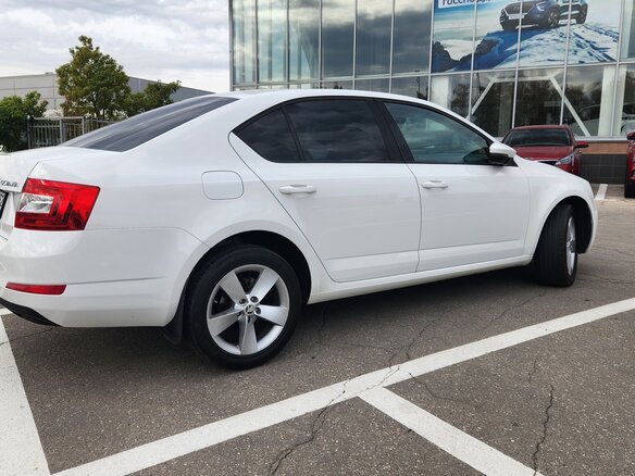 2014 Skoda Octavia III (A7), белый, 1130000 рублей - вид 2