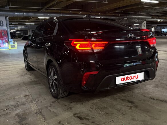 2019 Kia Rio IV, чёрный, 1300000 рублей - вид 6