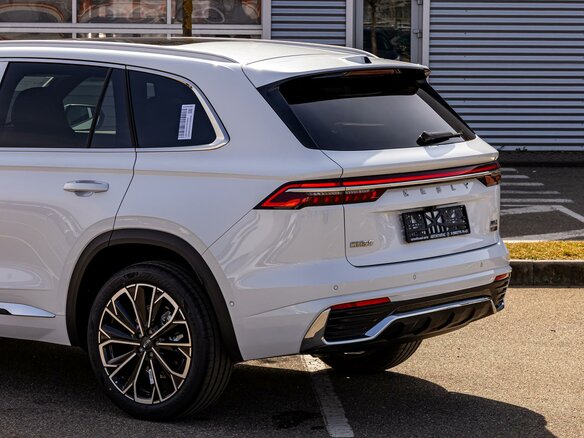 2025 Geely Monjaro I Рестайлинг, белый, 3055000 рублей - вид 9