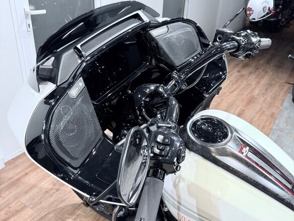 2024 Harley-Davidson CVO Road Glide ST, белый, 4799000 рублей - вид 20