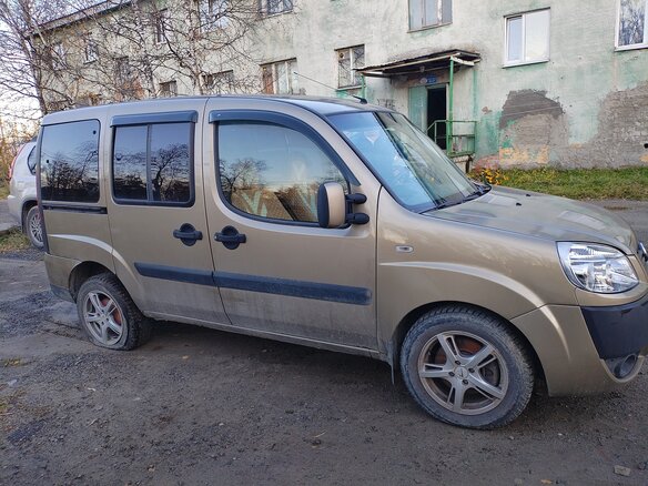 2011 Fiat Doblo I Рестайлинг, бежевый, 650000 рублей - вид 1