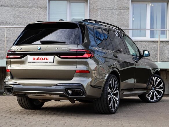2025 BMW X7 40d I (G07) Рестайлинг, зелёный, 15800000 рублей - вид 8