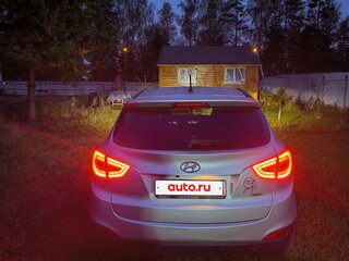 2014 Hyundai ix35 I Рестайлинг, серебристый, 1550000 рублей, вид 1